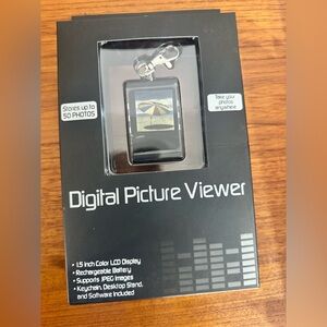 Digital Photo Album on a keychain New‎ in package